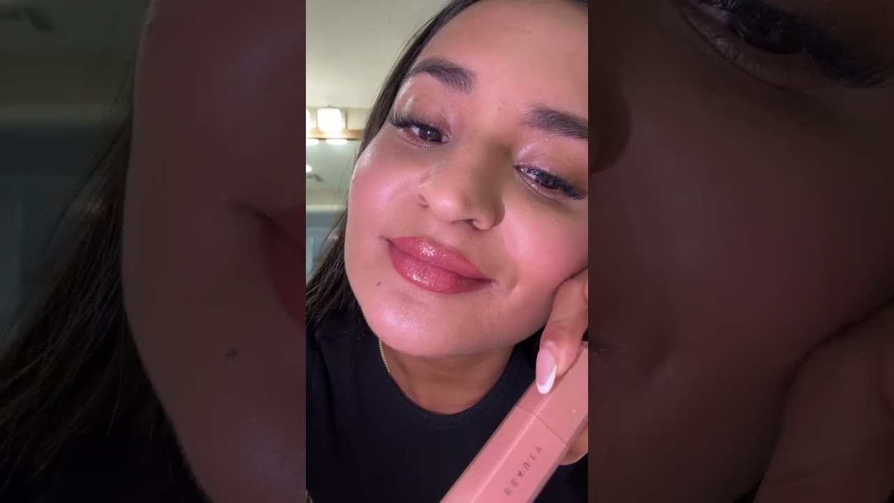 Отзыв о блеске для губ Fenty Beauty Gloss Bomb Stix Shimmer. Стоит ли он своих денег?