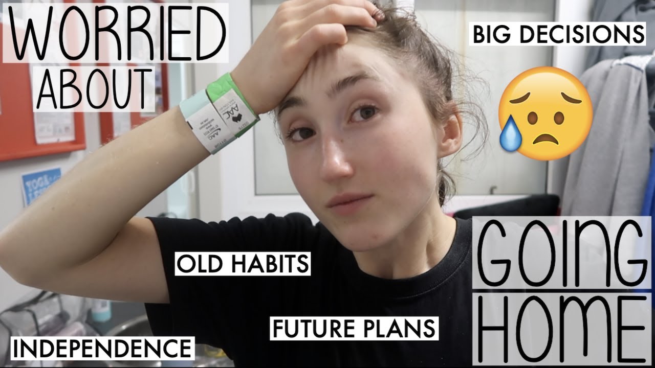 WHY I'M STRESSED ABOUT GOING HOME 😬 (SURF CAMP VLOG & I'M FINALLY IN SYDNEY!) | HOLLY GOES SOLO #034