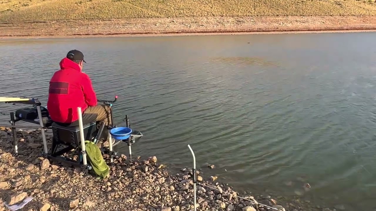 Pescando en embalse de finisterre