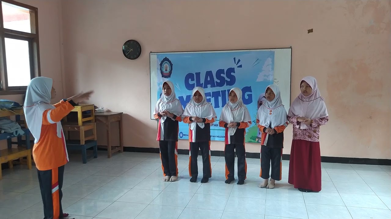 Paduan Suara Kelas 3 MI Muhammadiyah 6 Nglegok