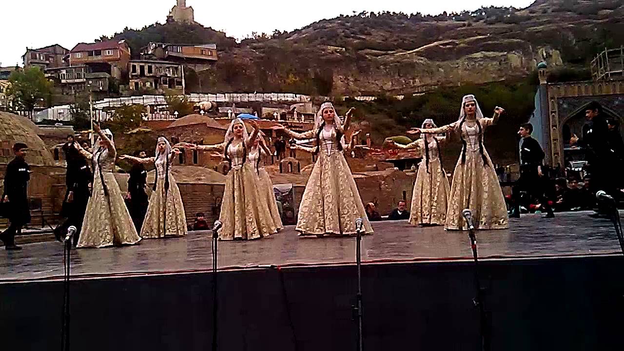 ansambli mindia daisi