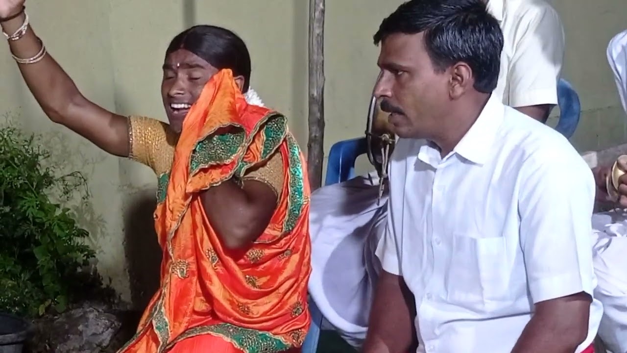 arunavathi karunavathi kathalo pillalani vidichi pothunna ani thalli yedavadam nakeerthi thirupathi