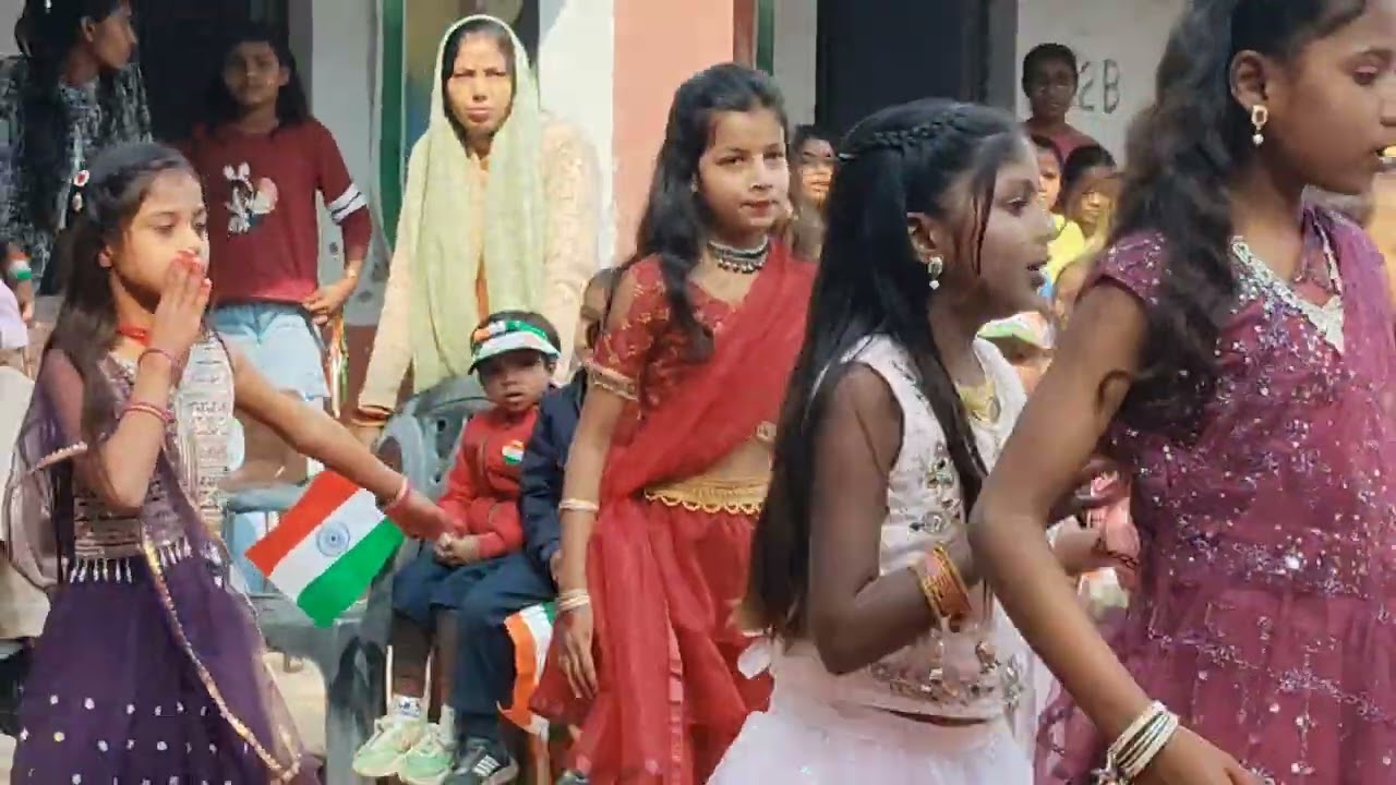 Radha teri chunri a beautiful school girls dance 