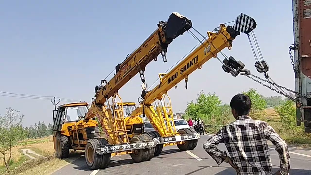 Hydra crane by two se truck 🚛 nikalte huye heavy machine