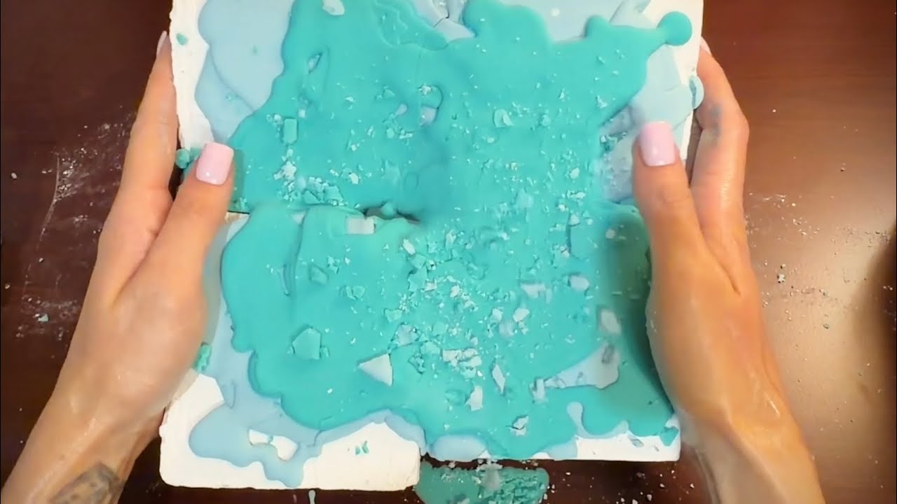 Unpolished Chalk Crush with Mint Cornstarch Frosting 💚💚💚💚