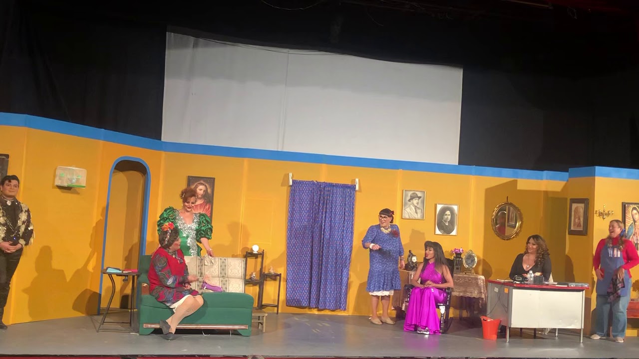 Selena , Jenny , Rocío y Juan Gabriel (Imitadores) con Las señoritas Treviño