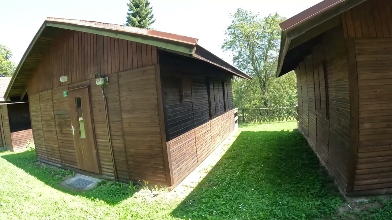 OBJEVILI JSME LUXUSNĚ VYBAVENÉ CHATKY KEMP ZÁMECKÁ ŽLUTICE 10 KM OD KARLOVÝCH VARŮ