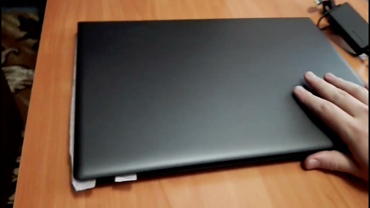 Распаковка ноутбука Lenovo IdeaPad B71-80. Апрель 2017