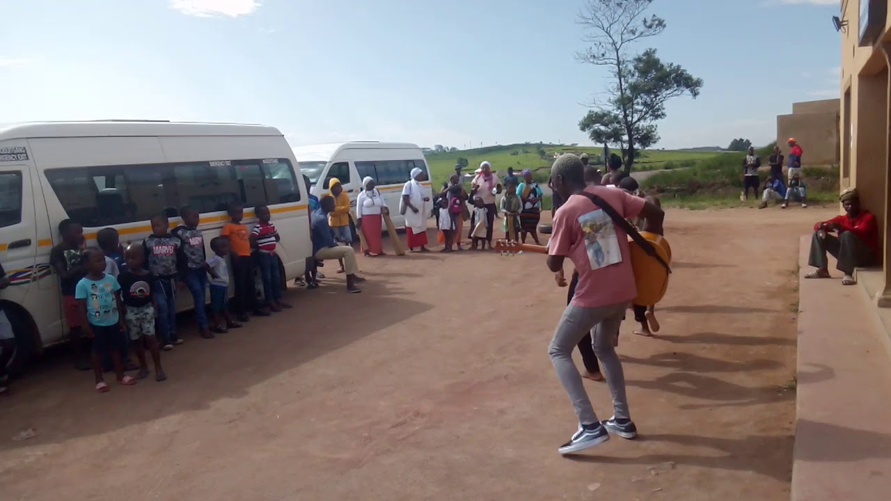 iNtungwa performing IVOSHO EDUBE