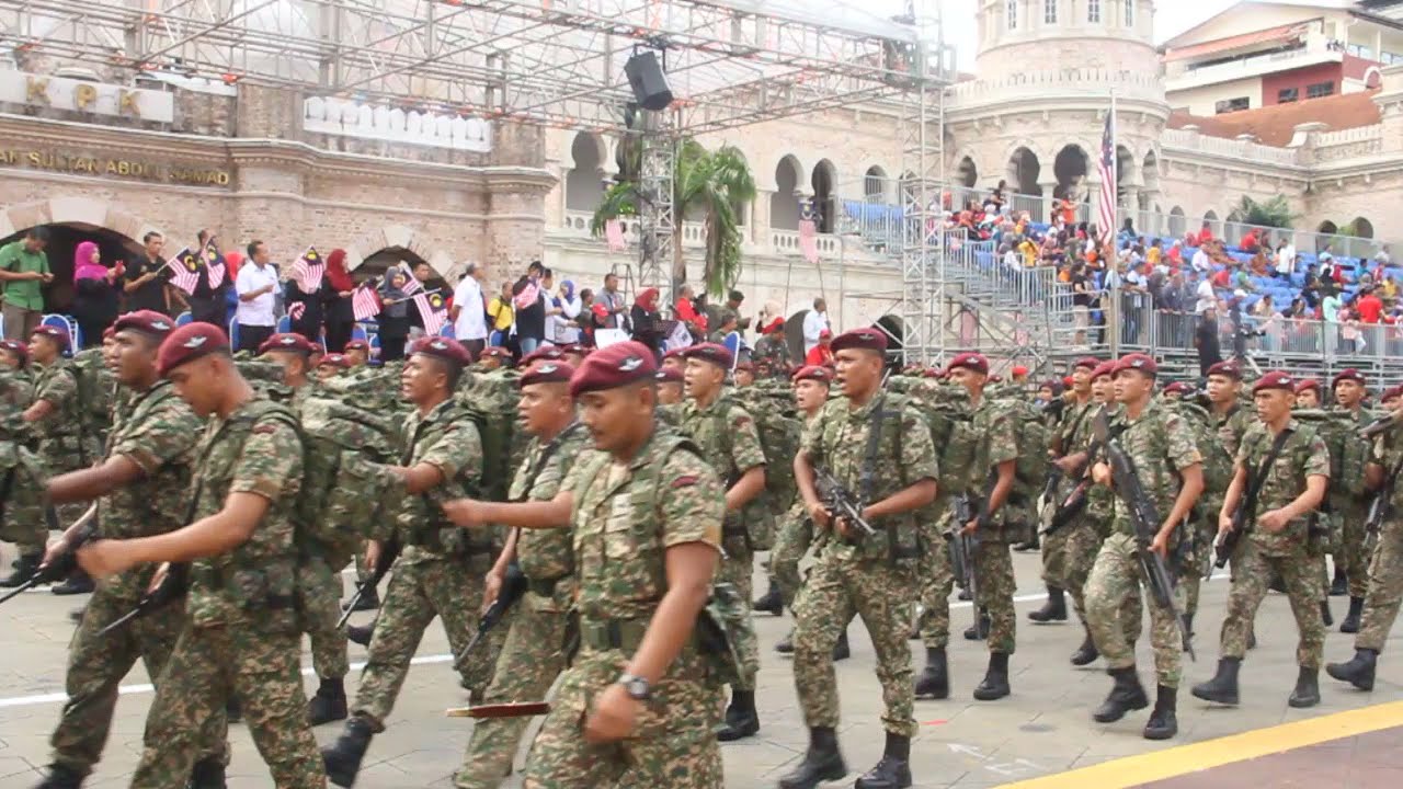Penampilan 10 Briged PARA & kontinjen Angkatan Tentera - Raptai Hari Kebangsaan 2016.(Part 1)
