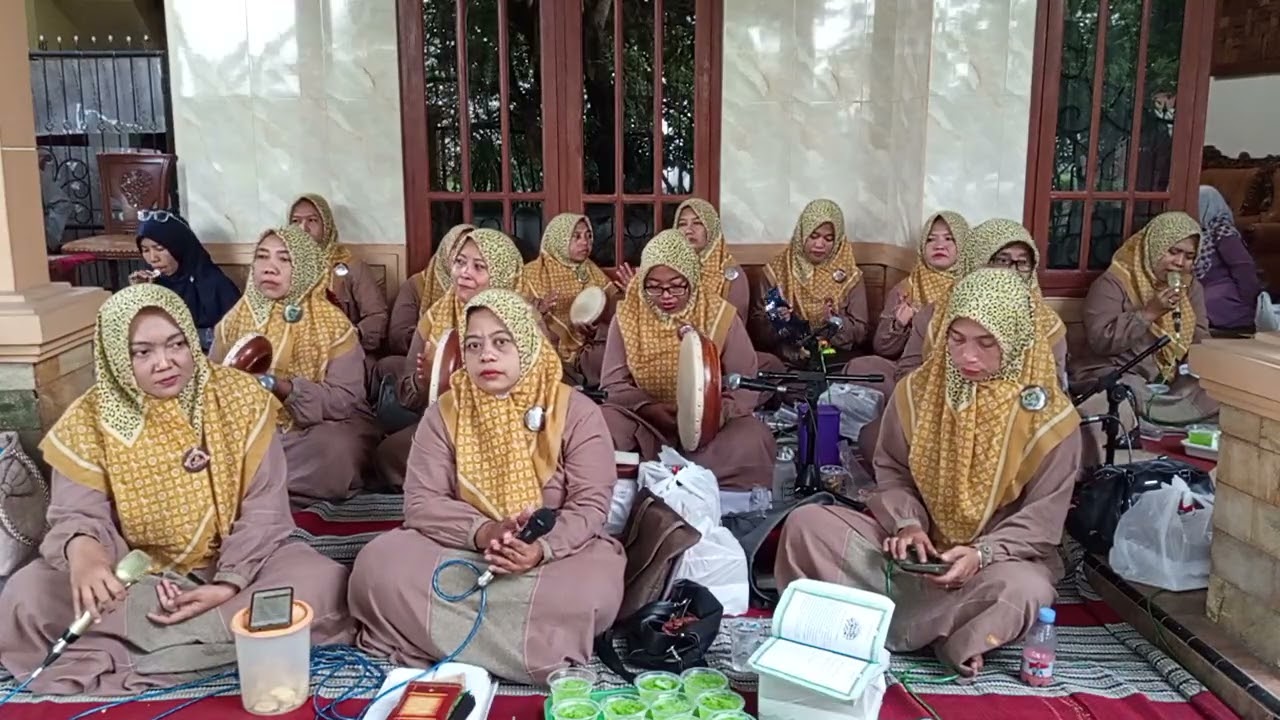 Al Zoya di rumah ibu Agus RT 02 acara halidayah Alhamdulillah acaranya lancar jaya 