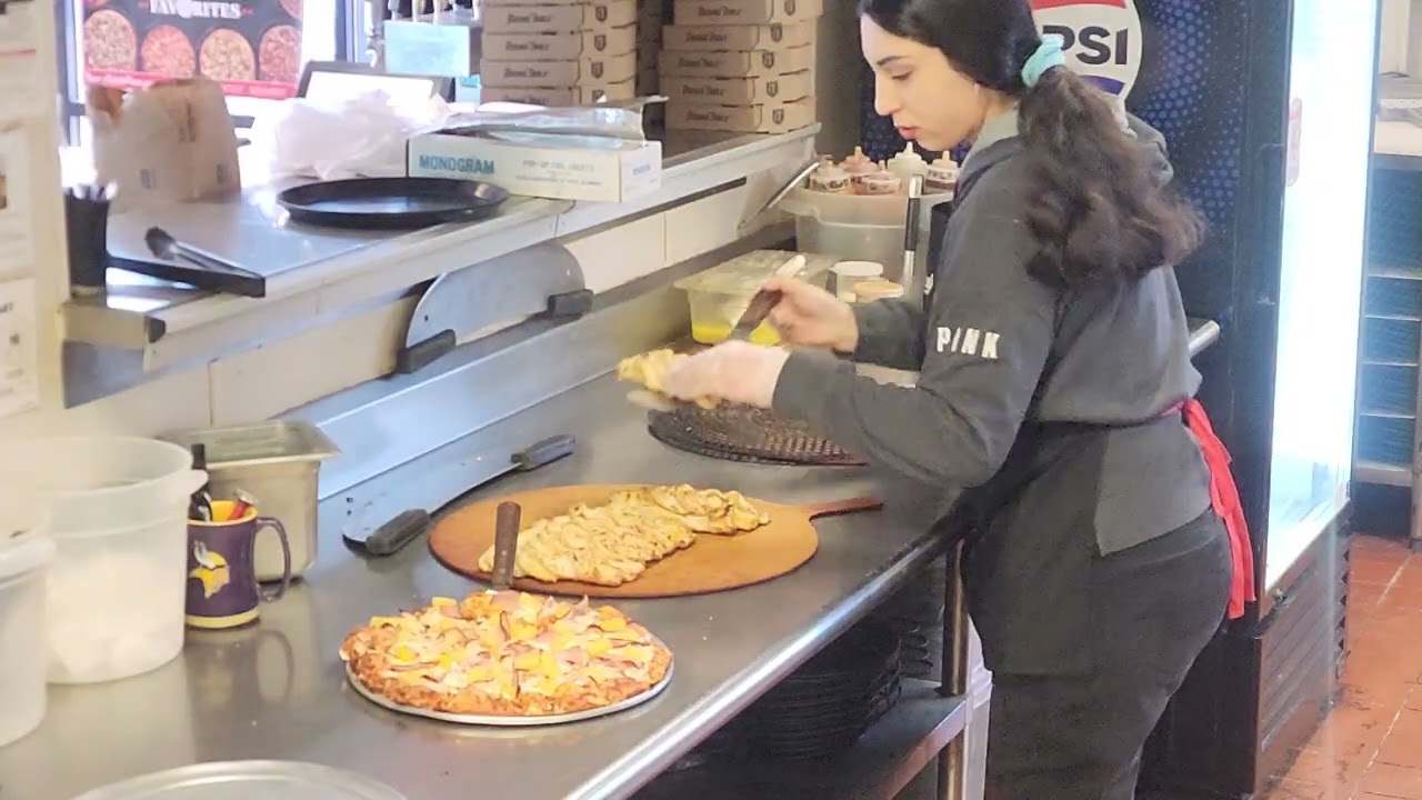 ROUND TABLE PIZZA  #usa #pizza #food #fastfood #pizzalover #italianfood #pizzafood #pizzatime #Lodi