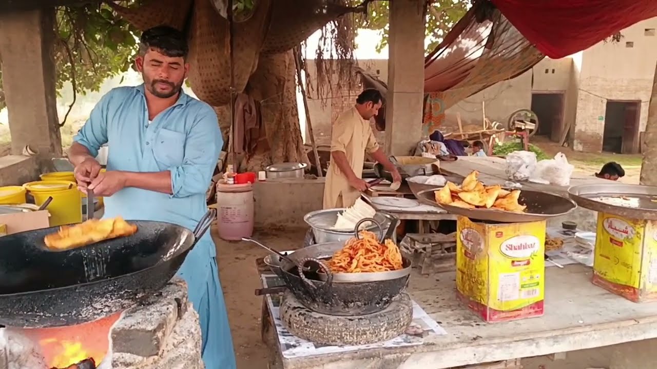 Samosa 🤪 Making Process in Punjab Pakistan | New Challenges Boys