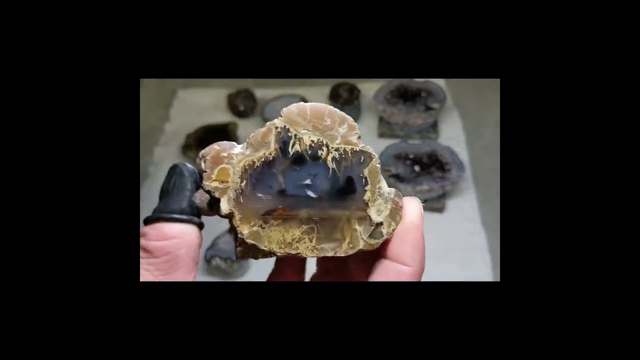 How to polish a Geode/Thunderegg- Vibra-lap tutorial method