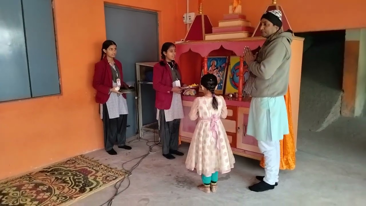 बहन👭 भूमि पाठक अपने जन्मदिन पर दीप प्रज्ज्वलित करते हुए। #####
