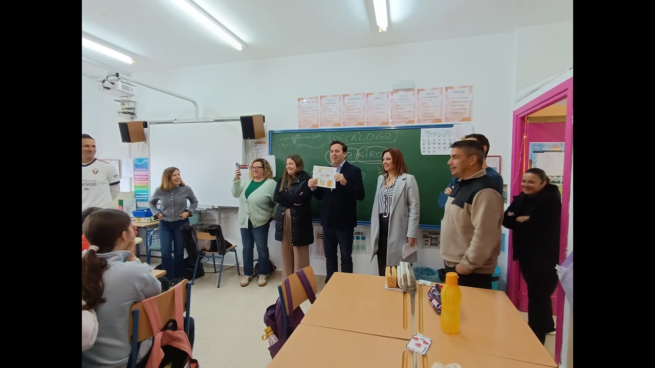 CONCURSO PUERTAS NAVIDEÑAS 2025 DEL COLEGIO JUAN APRESA DE ARCOS DE LA FRONTERA.