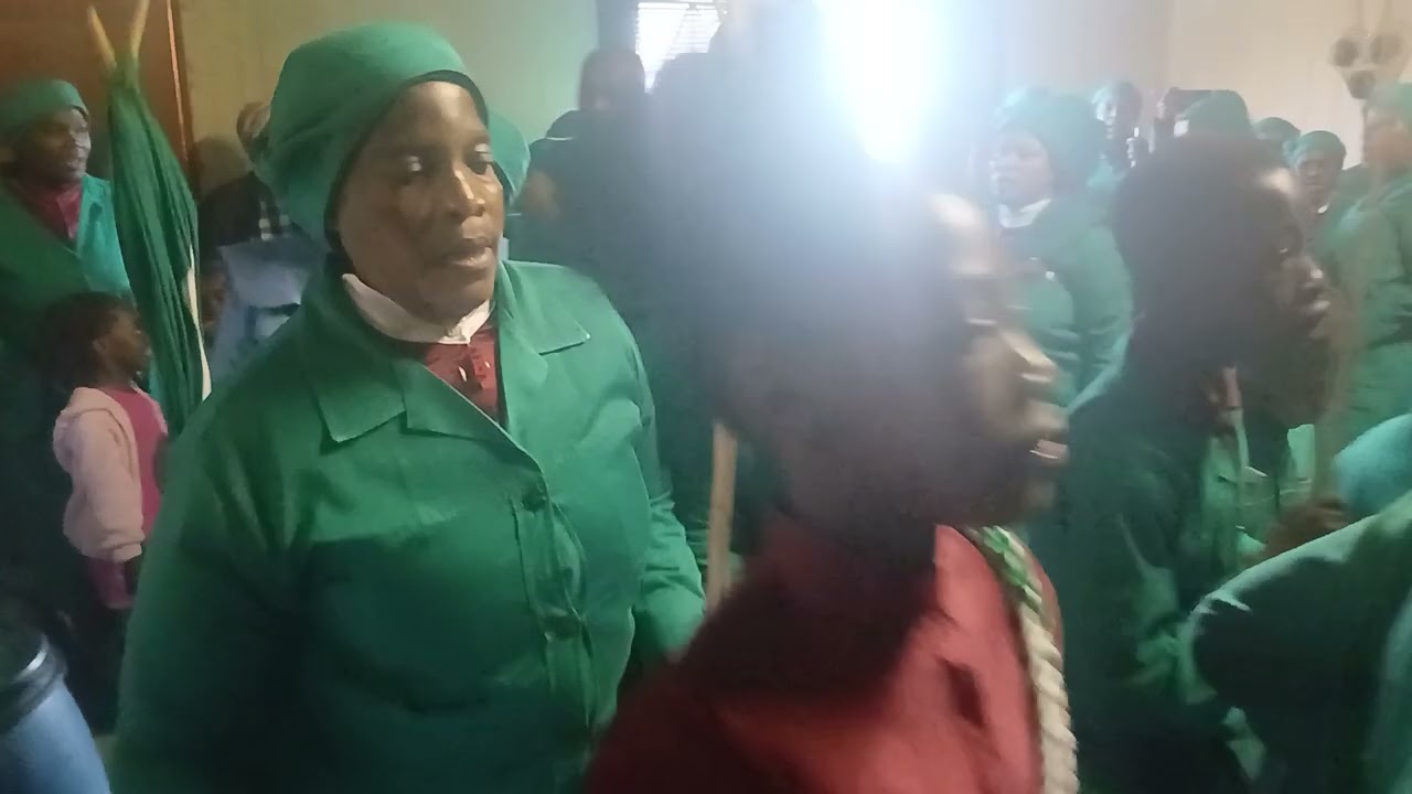 Hlomanini izikhali zikamoya