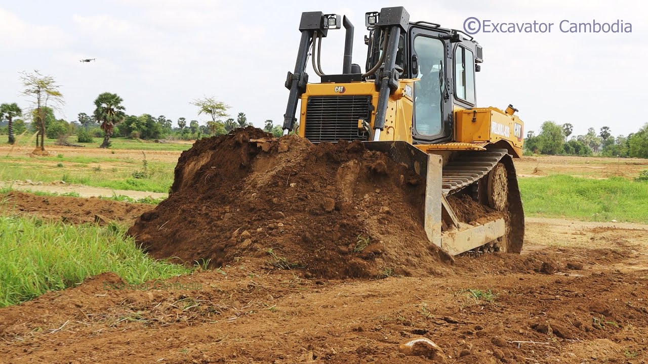 Heavy CATERPILLAR D6R2 Bulldozer Use Power Push Clearing Dirt With Skills Operator​ - អាប៊ុលរុញដីលឿន