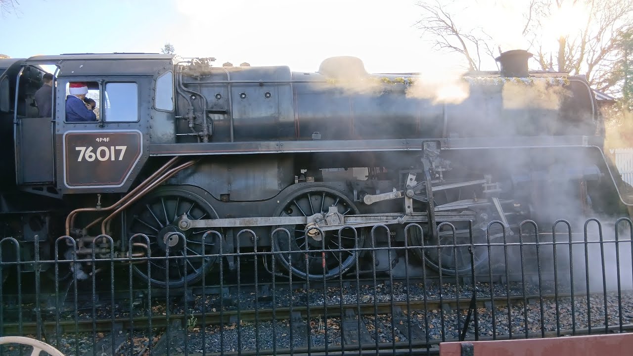 (Christmas special) 76017 Locomotive Steam train At Tenterden.