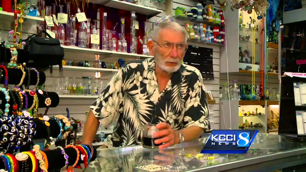 Glass pipes aren't drug paraphernalia, court rules