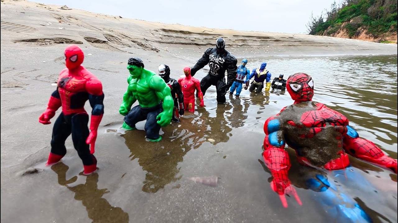 SPIDER-MAN TAKES AVENGERS TO THE BEACH?!