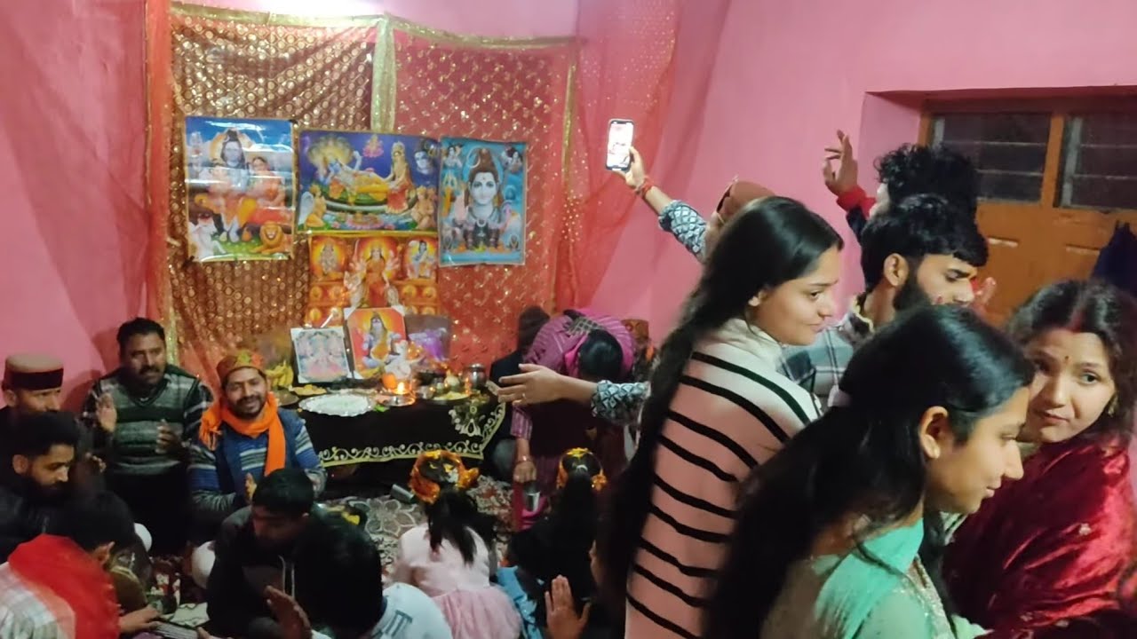 Muki Gaya Mela Chandi Maa jagrata Bhajan at Kharothi Bhallain bhaderwah 