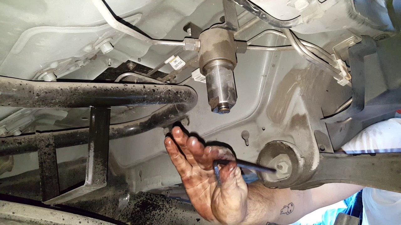 How to change a fuel filter on a CNG Honda Civic