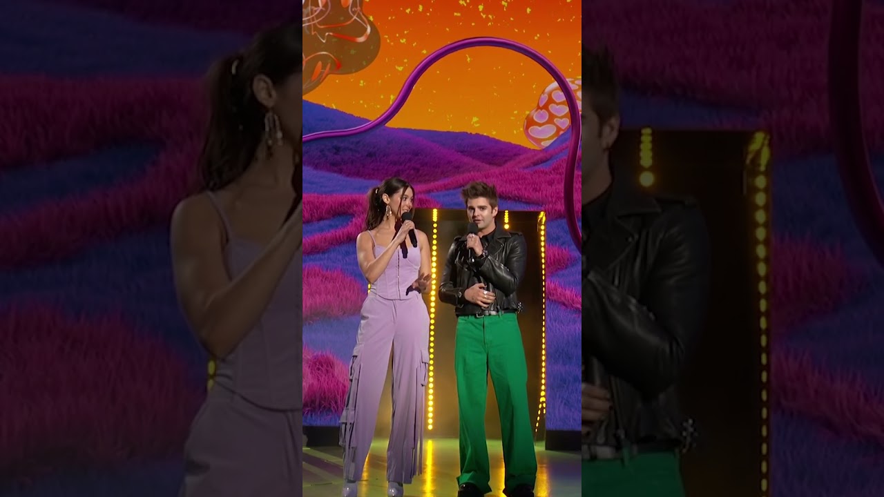 Kira, are you going to break it to him? 👀 #TheThundermans #KCA