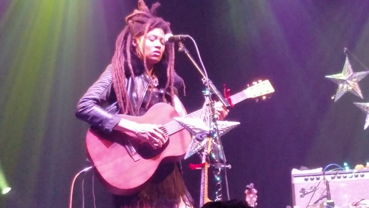 Valerie June - Love Told a Lie (Live in Dallas)