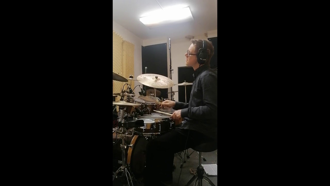 Du&scaron;an Čern&aacute;k plays Dennis Chambers - Marie Tcha Tcha - Frontpage