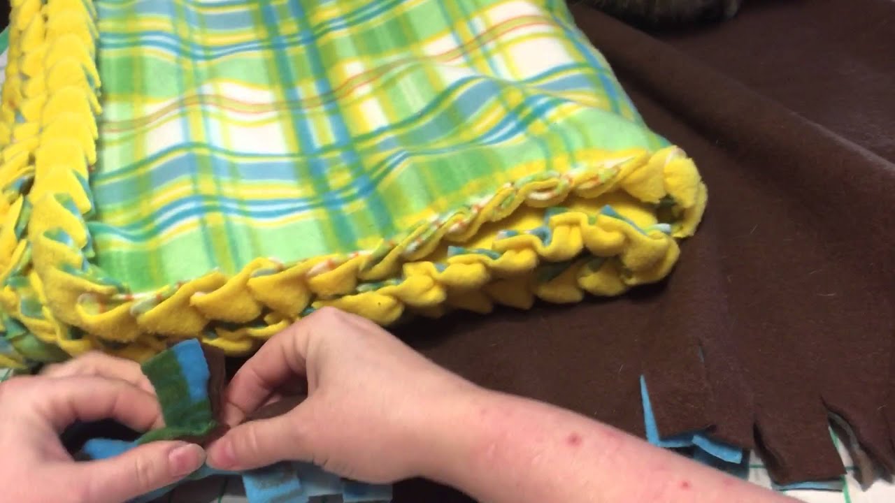 Scallop edge fleece blanket