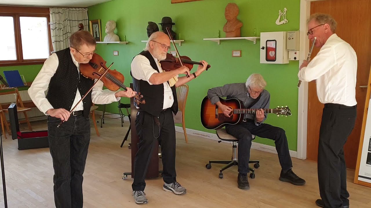 Hamborg Skotsk og Sagte Vals med Arne Skou, Gunner Friis, Kai Bylling og Jens Peter Hansen.
