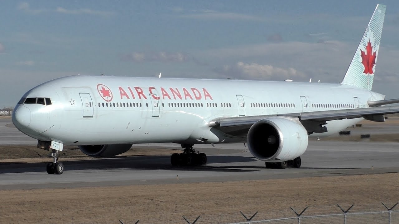 Air Canada 777-333ER [C-FITU] Close Up Taxi and Takeoff from Calgary Airport ᴴᴰ