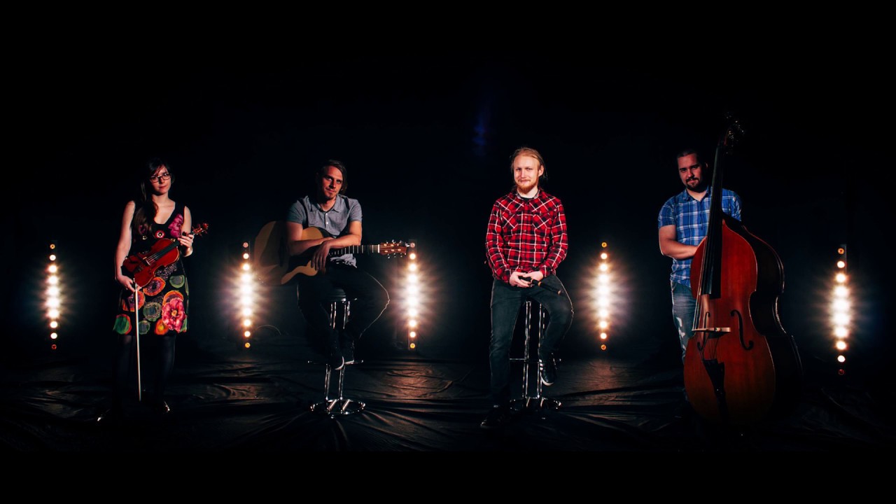Noreia - Sí Bheag, Sí Mhór (Turlough O'Carolan)