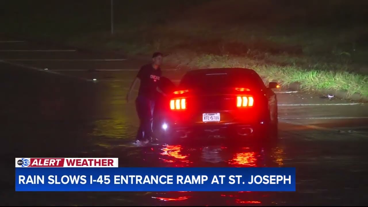 Houston storms cause high water, stalling vehicles along I-45, Highway 288, and Buffalo Bayou