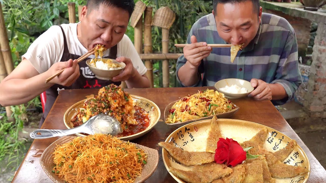 上山挖一筐土豆，老弟做一桌土豆宴，土豆泥、土豆絲，每一道都超下飯！ 【鐵鍋視頻】