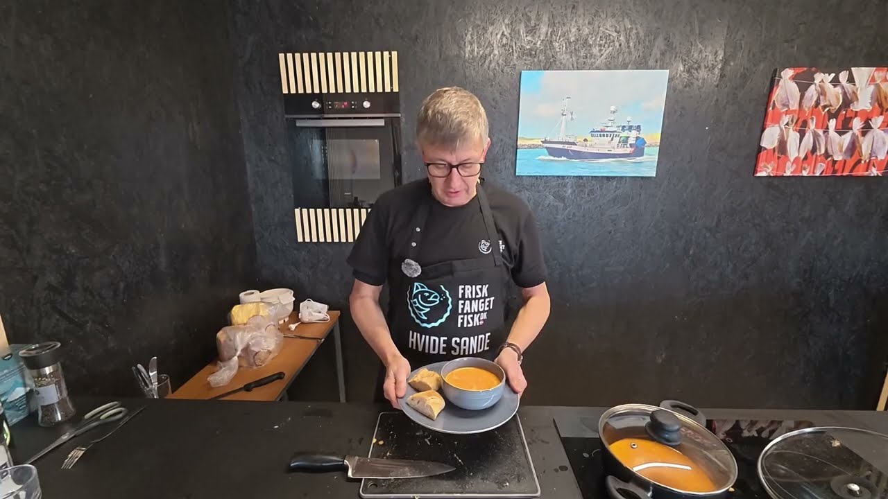 Sådan Laver Du En God Hummersuppe Med Skipper Verner