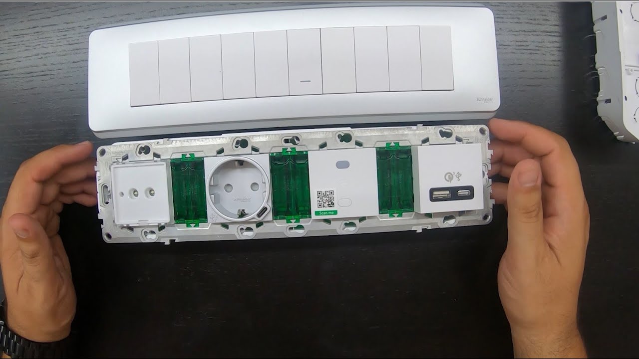 Doza de aparat de la Schneider Unica Pro care poate fi utilizata pentru aparataj modular si clasic