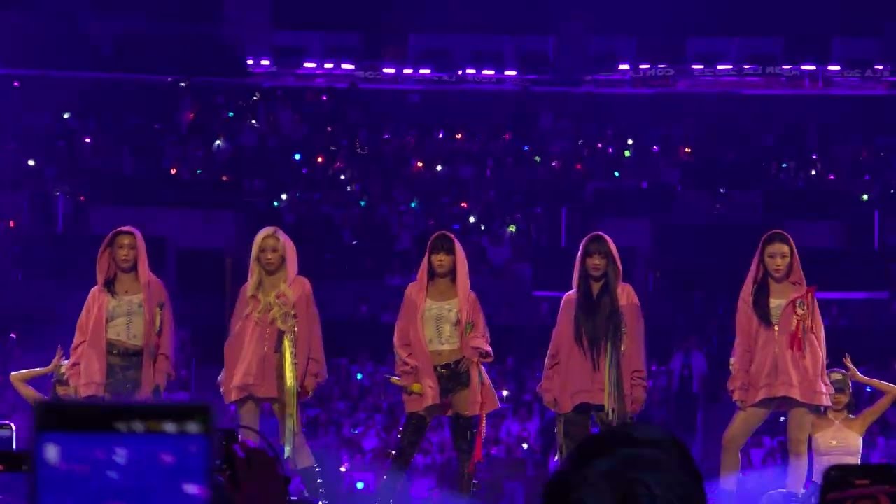 250803 i-dle (아이들) '퀸카 (Queencard)' | KCON LA 2025 Day 3 @ Crypto.com Arena, Los Angeles