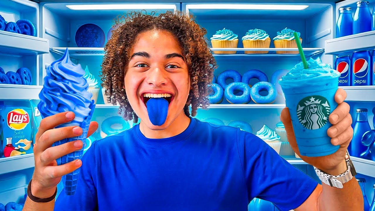 UM DIA INTEIRO COMENDO COMIDA AZUL ‼️