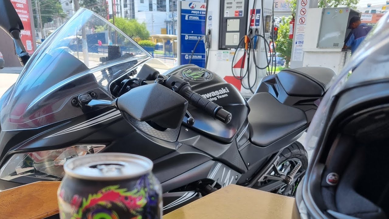 COMO CUIDO DA MINHA MOTO | KAWASAKI NINJA 300 | LIMPANDO E LUBRIFICANDO RELAÇÃO | MOTUL C2 É BOM?