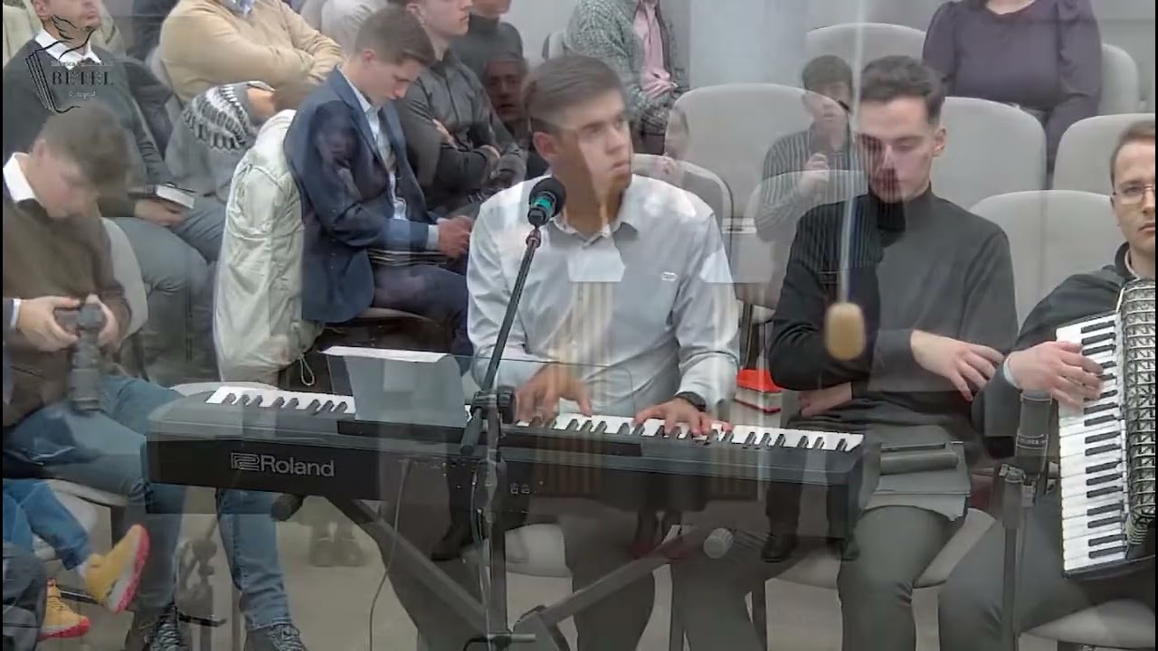 Familia Prisacariu- Revarsă azi o binecuvântare 