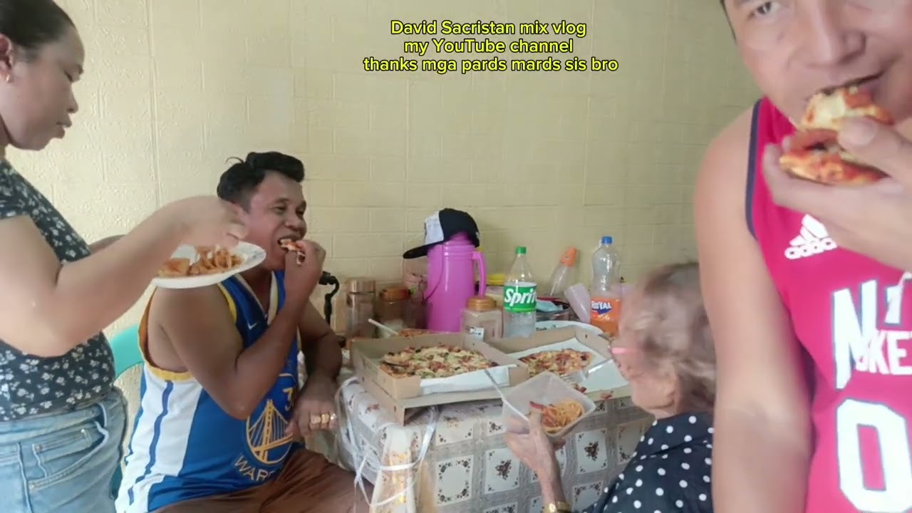 #daily life NAIC cavite bumisita muna kuya bago ang flight, at nagpa snacks samin