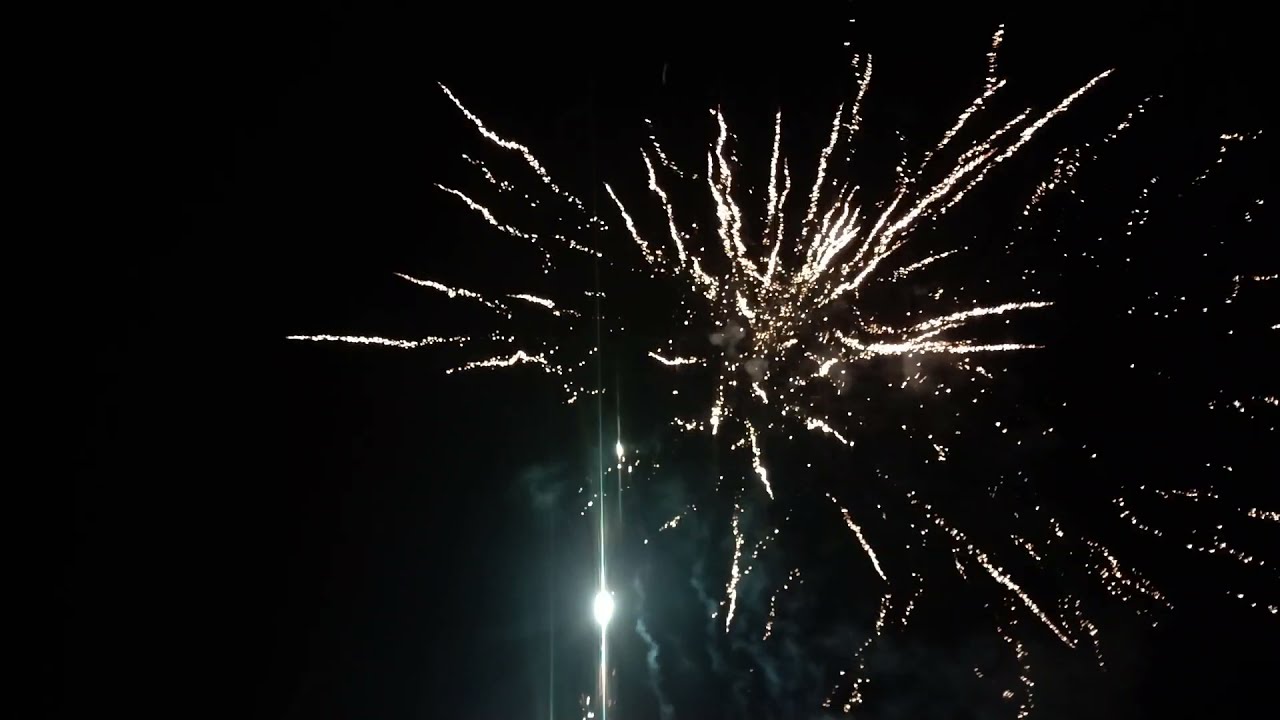 SILVESTER BERLIN SPANDAU | LESLI MAMMOTH | 0UHR ESKALATION | 288 Schuss |