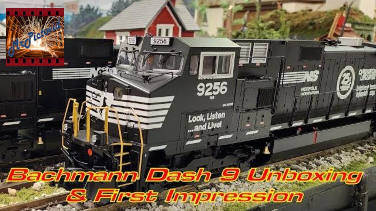 Bachmann Large Scale GE Dash 9 44CW G Gauge Locomotive Unboxing & Initial Impression