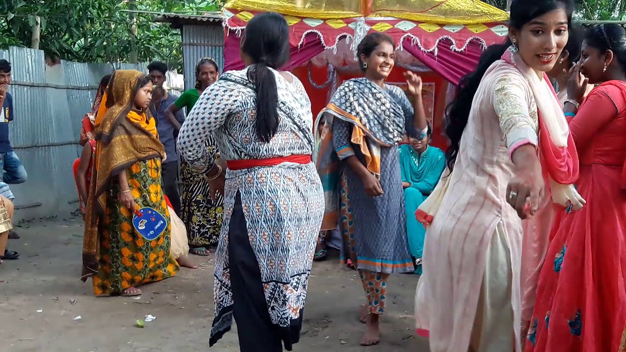 আহ্ কি সুন্দর নাচ রে বাবা Village Marriage Bangladeshi Dance HD