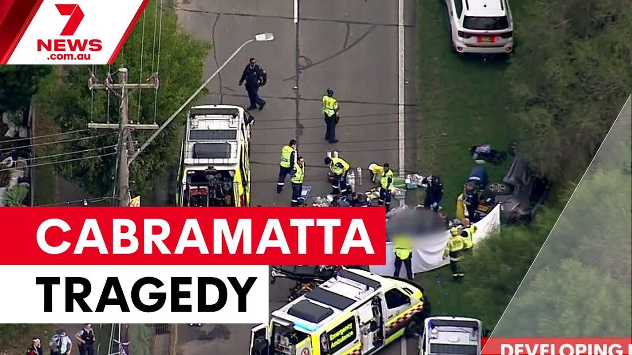 Двое маленьких детей погибли в результате трагедии в Кабраматте | 7NEWS