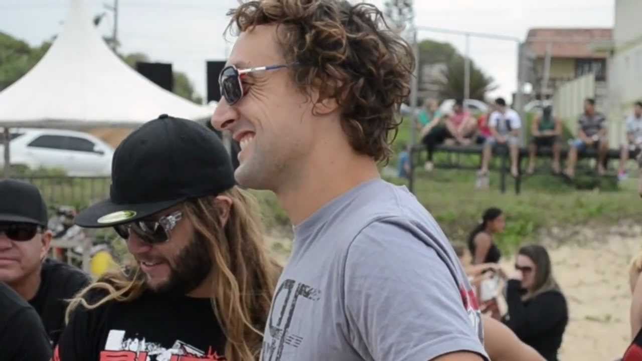 JET WAVES 2012. JETMOTION. JET SKI - PIERRE MAIXENT- ZACK BRIGHT - JAKE MONTANDON - CASCO WEAR