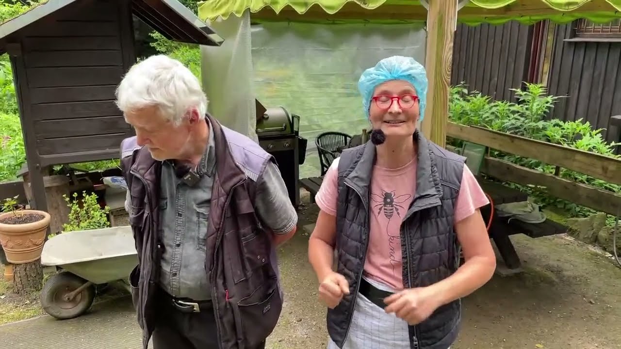 Live im Einsteigerkurs 2024 - Praxistag 4 - Honigernte