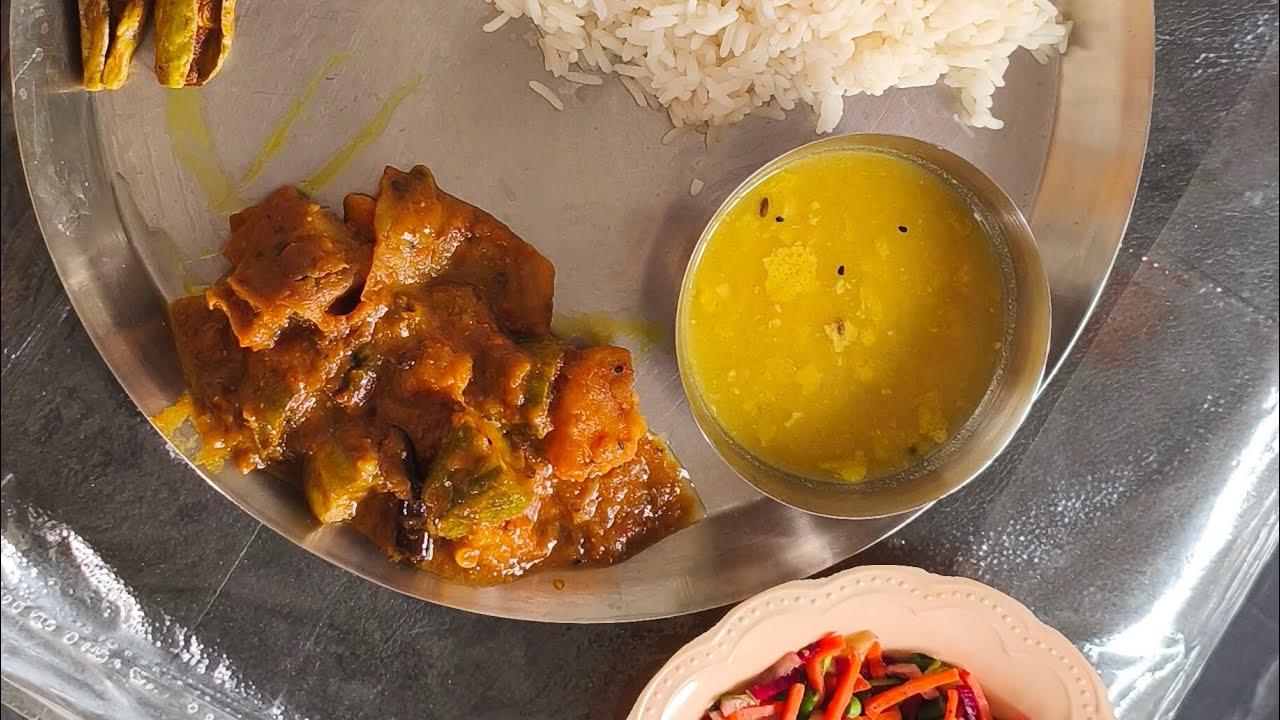 BIGBITE|||| TODAY EATING SHOW RICE,POTOL VAJA,ALU POTOL PAPOR CURRY,MUG DAL,MIXD SALADS||||